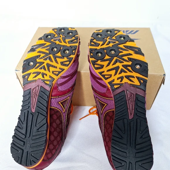 NWB Mizuno brand " The Kizuna" Track and Field running shoes womens size 10. - Picture 3 of 11